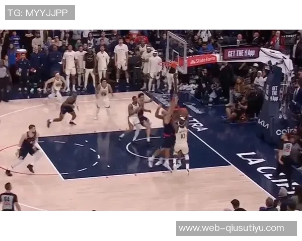 勇士助教斯托茨与昔日爱徒利拉德赛前亲切交流回忆共事岁月